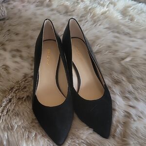 NWOT Classic Black Pointed Toe Heels